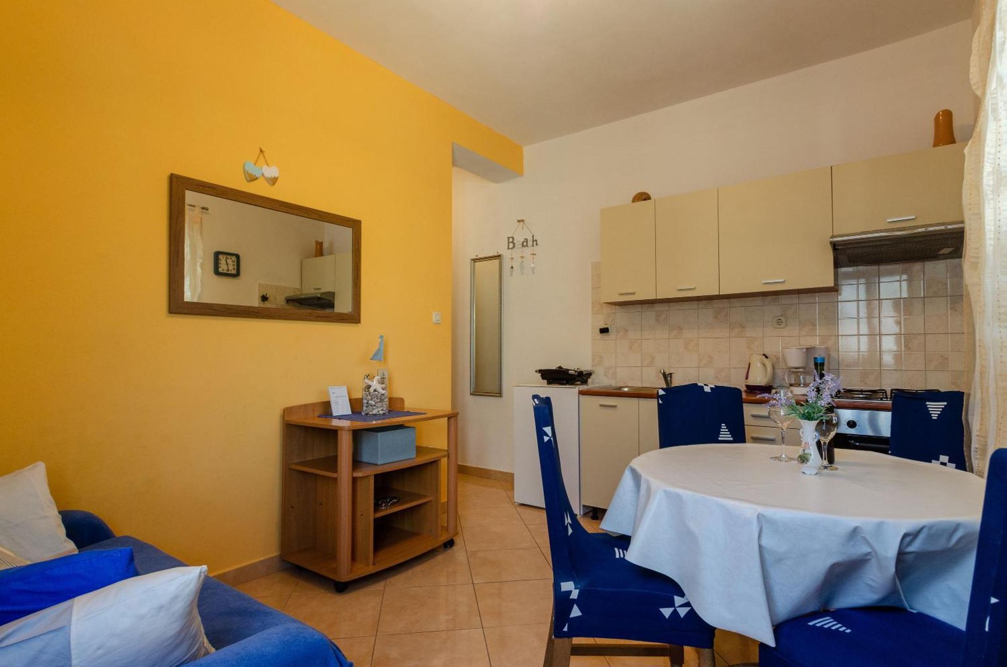 Apartmani Juraj Zavalatica Rom bilde